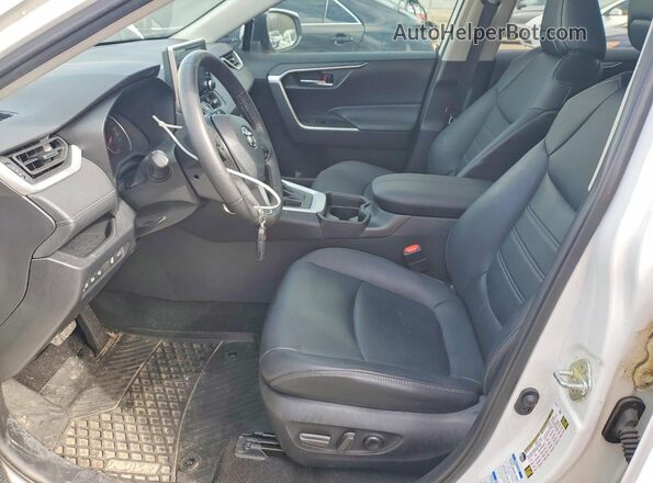 2T3R1RFVXMC244530 2021 TOYOTA RAV4 White Front interior view