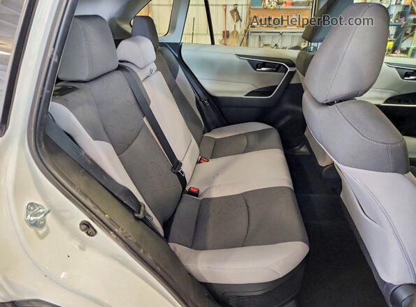 2T3R6RFV3MW006440 2021 TOYOTA RAV4 Белый Вид задней части салона