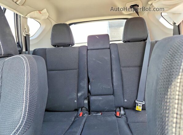 2T3RFREV0HW558159 2017 TOYOTA RAV4 Blue Вид задніх сидінь