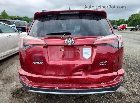 2T3RFREV0JW804584 2018 TOYOTA RAV4 Red Հետևի տեսք
