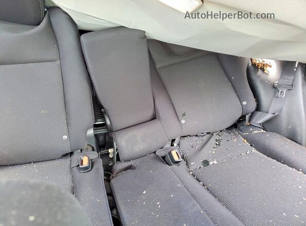 2T3RFREV1HW670694 2017 TOYOTA RAV4 Silver Հետևի նստատեղերի տեսք