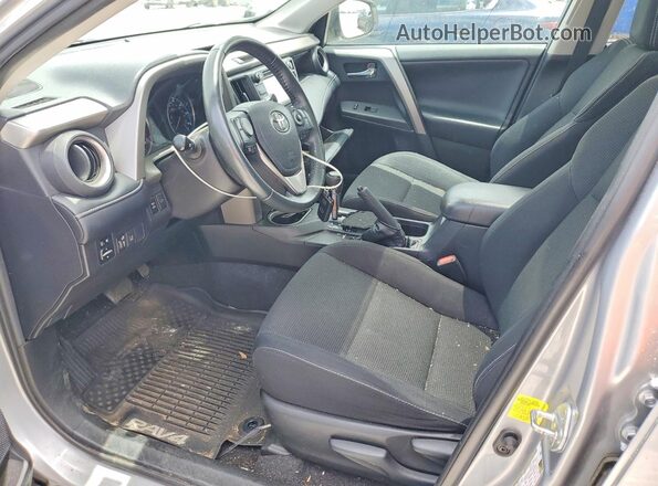 2T3RFREV1HW670694 2017 TOYOTA RAV4 Silver Սալոնի դիմացի տեսք