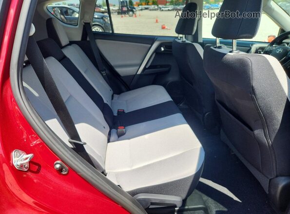 2T3RFREV1JW725148 2018 TOYOTA RAV4 Red უკანა სალონის ხედი