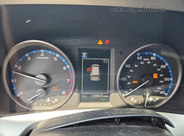 2T3RFREV2JW704955 2018 TOYOTA RAV4 Silver Widok zestawu wskaźników