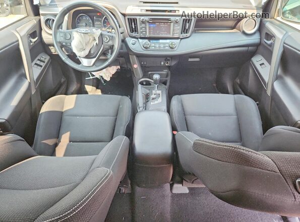 2T3RFREV2JW704955 2018 TOYOTA RAV4 Silver Widok deski rozdzielczej