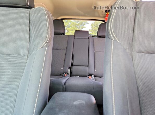 2T3RFREV3HW554106 2017 TOYOTA RAV4 Silver Հետևի նստատեղերի տեսք