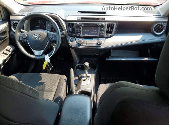 2T3RFREV3HW674763 2017 TOYOTA RAV4 Red Widok deski rozdzielczej