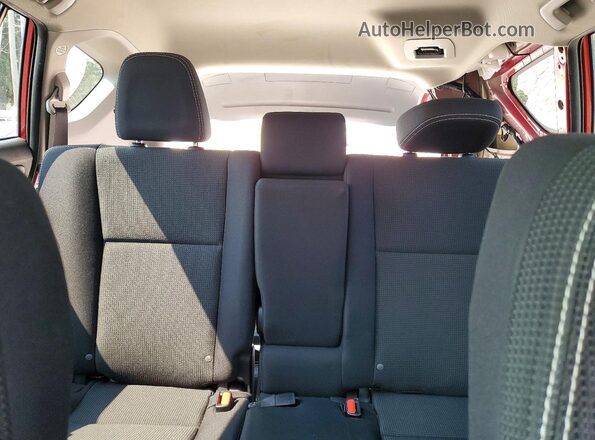 2T3RFREV3HW674763 2017 TOYOTA RAV4 Red Widok tylnych siedzeń