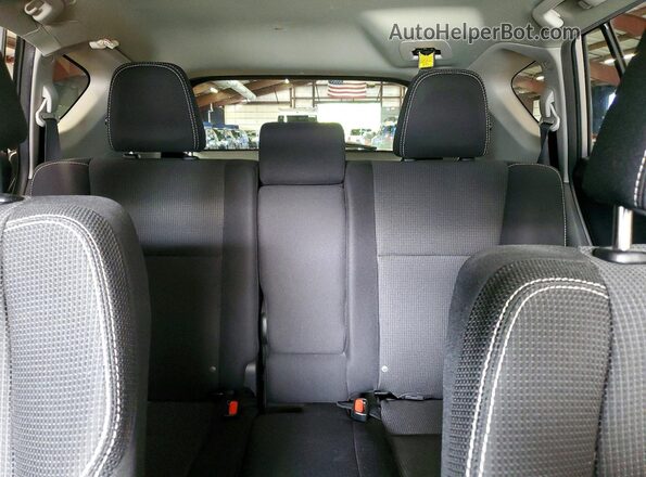 2T3RFREV3JW796397 2018 TOYOTA RAV4 Silver Vista de los asientos traseros