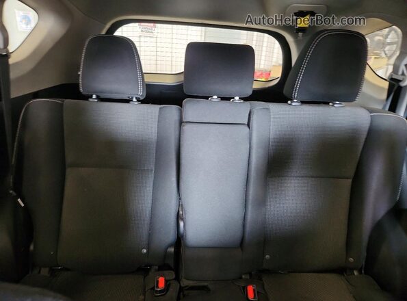 2T3RFREV3JW855500 2018 TOYOTA RAV4 Красный Вид задних сидений