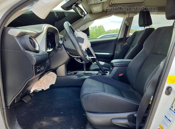 2T3RFREV4HW627919 2017 TOYOTA RAV4 White Front interior view