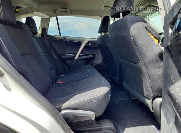 2T3RFREV4HW627919 2017 TOYOTA RAV4 White Rear interior view