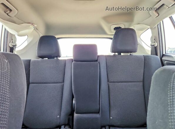 2T3RFREV4HW627919 2017 TOYOTA RAV4 White Rear seats view