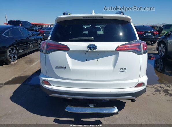 2T3RFREV4HW665506 2017 TOYOTA RAV4 White 
