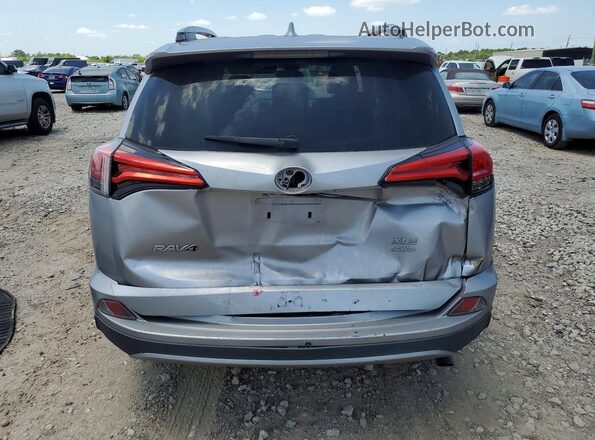 2T3RFREV5HW615990 2017 TOYOTA RAV4 Silver Հետևի տեսք