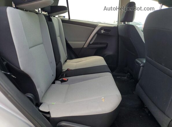 2T3RFREV5HW615990 2017 TOYOTA RAV4 Silver Հետևի նստատեղերի տեսք