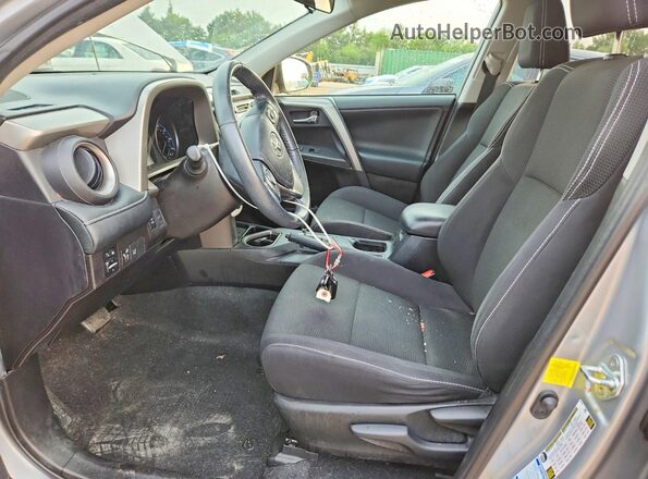 2T3RFREV5JW839136 2018 TOYOTA RAV4 Silver Widok wnętrza z przodu