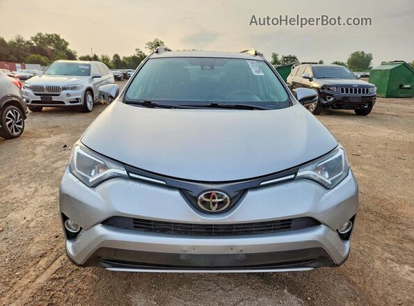 2T3RFREV5JW839136 2018 TOYOTA RAV4 Silver Widok z przodu