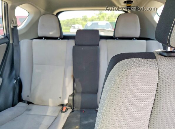 2T3RFREV6GW434895 2016 TOYOTA RAV4 Silver Widok tylnych siedzeń