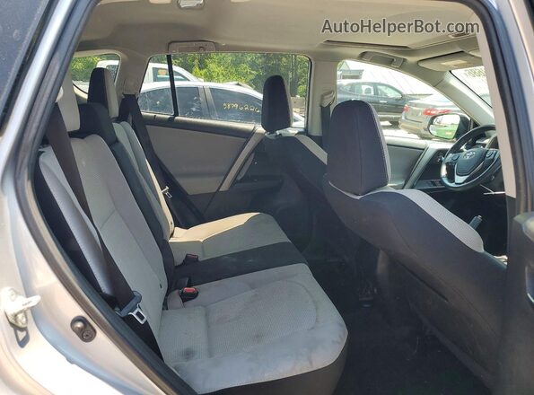 2T3RFREV6GW434895 2016 TOYOTA RAV4 Silver Widok wnętrza z tyłu
