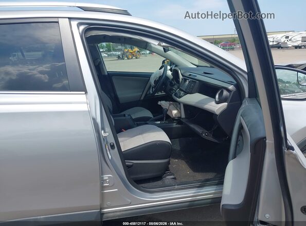 2T3RFREV6GW492361 2016 TOYOTA RAV4 Silver Vista interior delantera