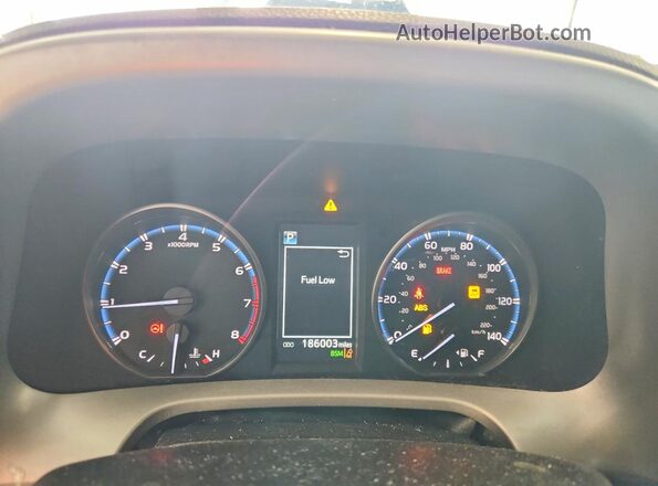 2T3RFREV6JW721242 2018 TOYOTA RAV4 White Սարքավորումների վահանակի տեսք