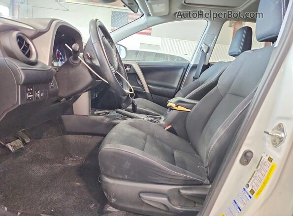 2T3RFREV6JW721242 2018 TOYOTA RAV4 White Սալոնի դիմացի տեսք