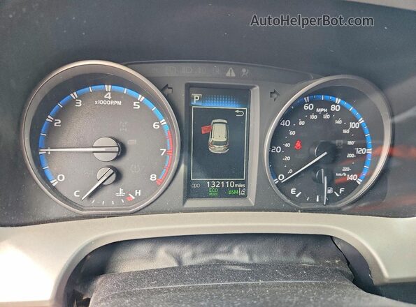 2T3RFREV7JW701940 2018 TOYOTA RAV4 Gray Սարքավորումների վահանակի տեսք
