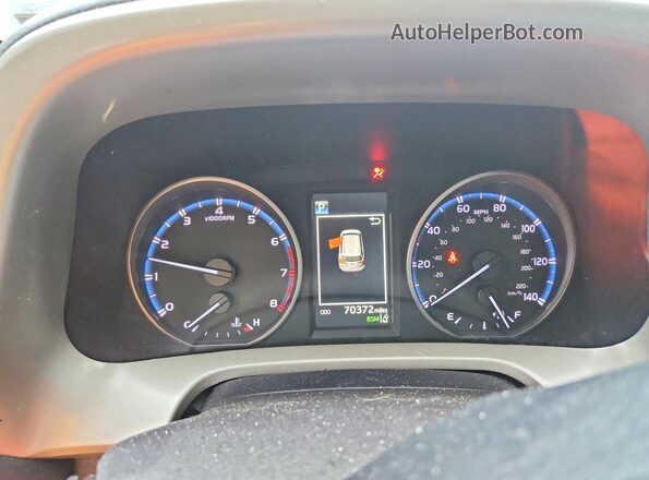 2T3RFREV7JW775438 2018 TOYOTA RAV4 Gray ხელსაწყოთა პანელის ხედი