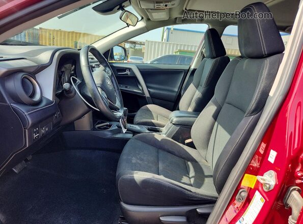 2T3RFREV8JW789364 2018 TOYOTA RAV4 Красный Вид салона спереди