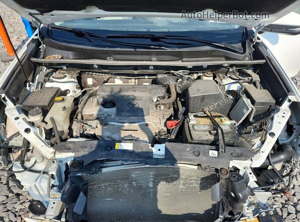 2T3RFREV8JW847246 2018 TOYOTA RAV4 White ძრავის განყოფილების ხედი