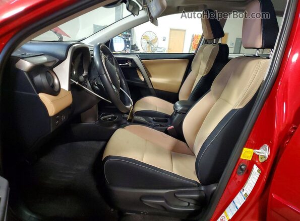 2T3RFREV9GW533467 2016 TOYOTA RAV4 Красный Вид салона спереди