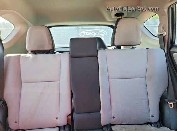 2T3RFREV9HW557091 2017 TOYOTA RAV4 Black Հետևի նստատեղերի տեսք
