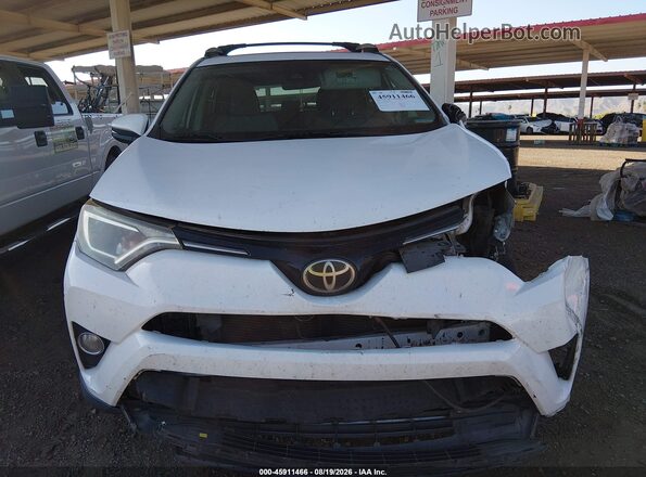 2T3RFREV9HW564218 2017 TOYOTA RAV4 White Вид спереду