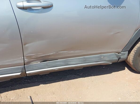 2T3RFREV9JW715239 2018 TOYOTA RAV4 Silver 