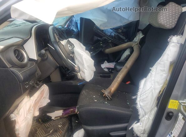 2T3RFREVXJW803524 2018 TOYOTA RAV4 Silver Vista interior delantera