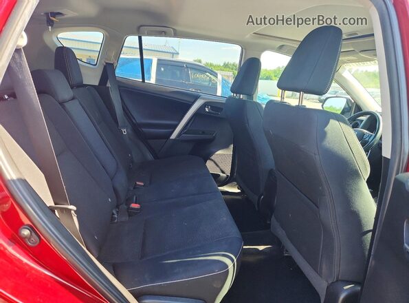 2T3RFREVXJW816533 2018 TOYOTA RAV4 Red Հետևի նստատեղերի տեսք