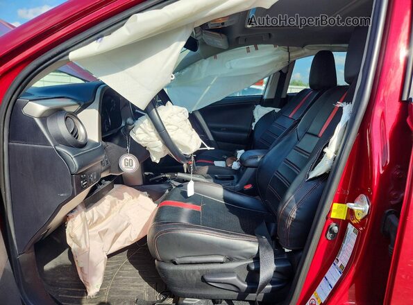 2T3RFREVXJW835972 2018 TOYOTA RAV4 Red Вид салону спереду