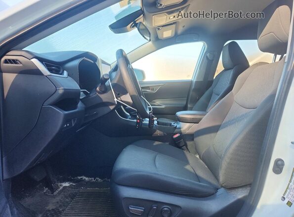 2T3RWRFV0RW219045 2024 TOYOTA RAV4 White Front interior view