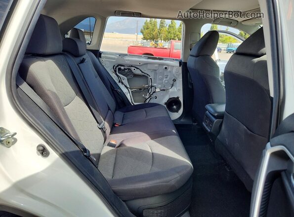 2T3RWRFV1LW060432 2020 TOYOTA RAV4 White უკანა სალონის ხედი