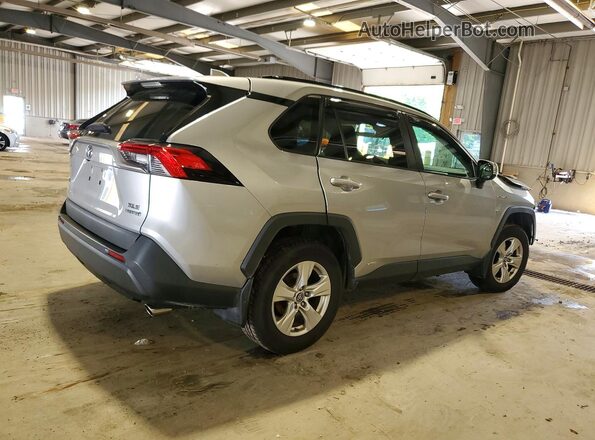 2T3RWRFV2KW040236 2019 TOYOTA RAV4 Silver უკანა მარჯვენა