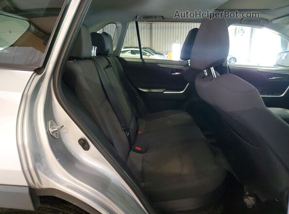 2T3RWRFV2KW040236 2019 TOYOTA RAV4 Silver უკანა სალონის ხედი
