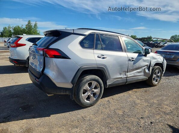 2T3RWRFV3PW166337 2023 TOYOTA RAV4 Silver Задня права чверть