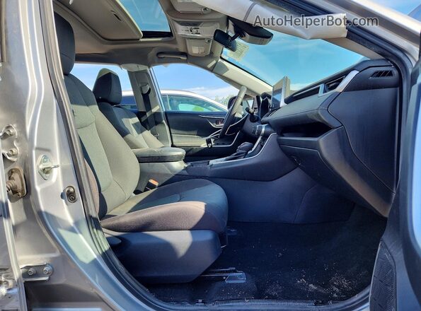 2T3RWRFV3PW166337 2023 TOYOTA RAV4 Silver Вид салону спереду