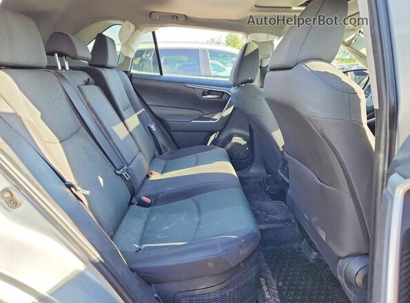 2T3RWRFV3PW166337 2023 TOYOTA RAV4 Silver Вид задньої частини салону