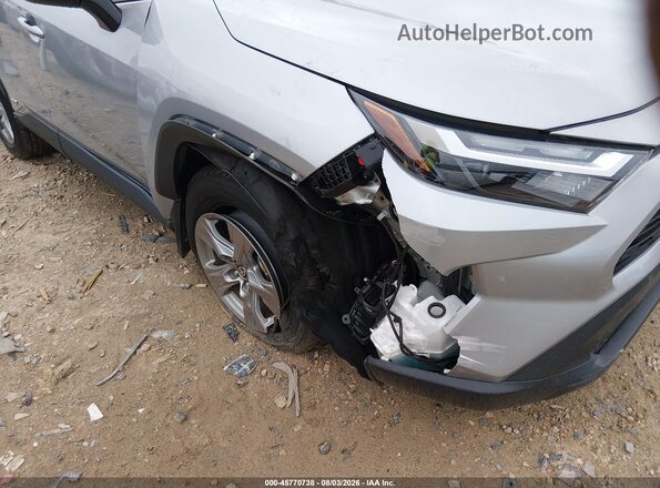 2T3RWRFV3RW243758 2024 TOYOTA RAV4 HYBRID Серебряный Вид спереди