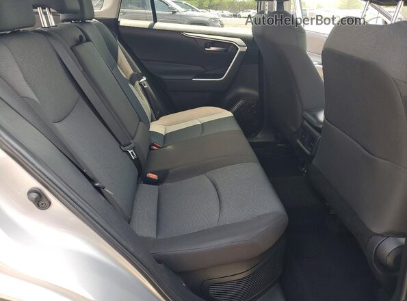 2T3RWRFV7SW275280 2025 TOYOTA RAV4 Silver უკანა სალონის ხედი