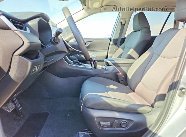 2T3W1RFV0RC266742 2024 TOYOTA RAV4 Silver Widok wnętrza z przodu
