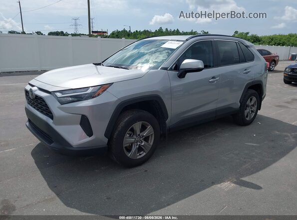 2T3W1RFV0SC363672 2025 TOYOTA RAV4 Silver წინა მარცხენა ხედი სამი მეოთხედიდან