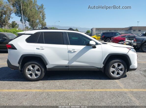 2T3W1RFV1LC058909 2020 TOYOTA RAV4 White Widok wnętrza z tyłu